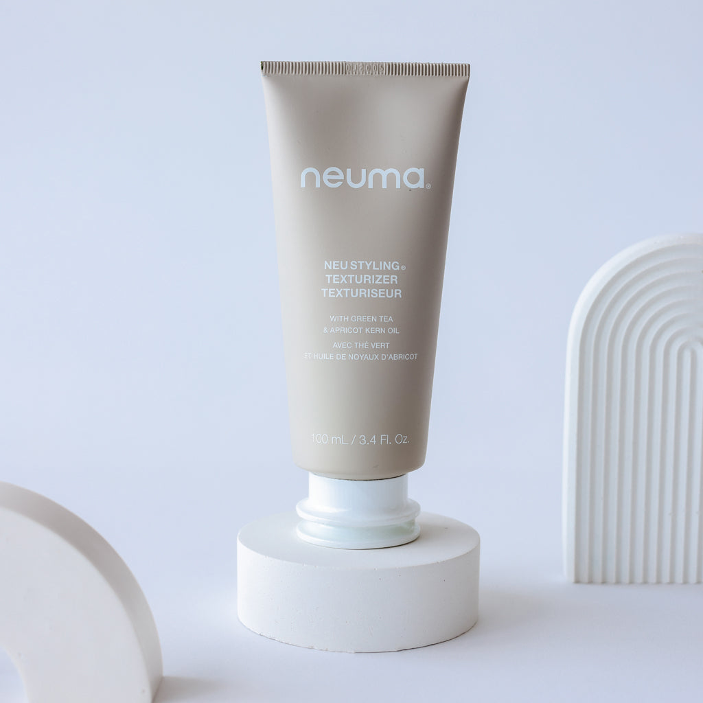 Neu Styling Texturizer crème for natural texture and definition, with persimmon fragrance and flexible, non-greasy formula. Hold: 3, Shine: 3.