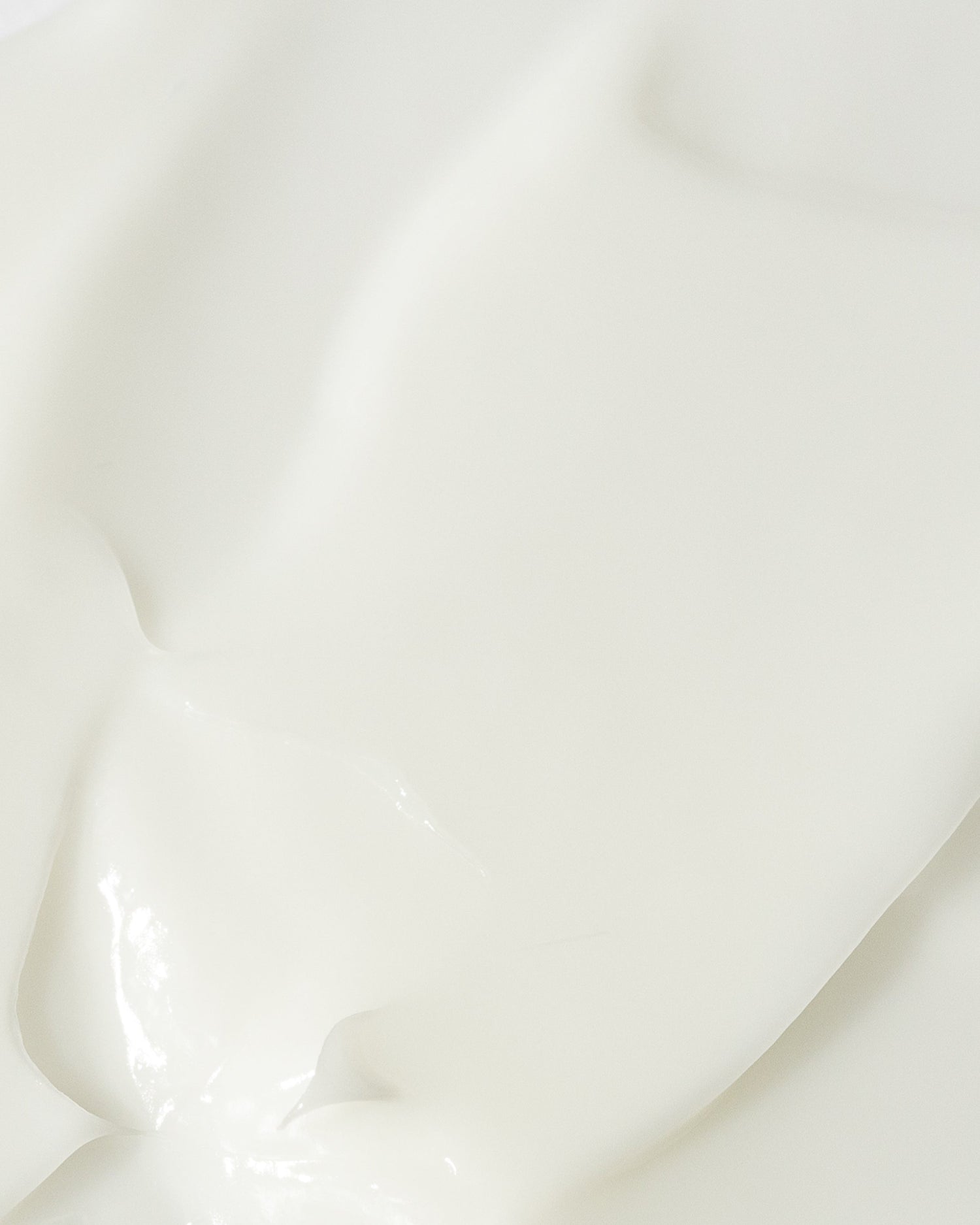 Smooth texture of Vivier Daily Age-Defying Moisturizer cream for hydrating and fighting aging signs.