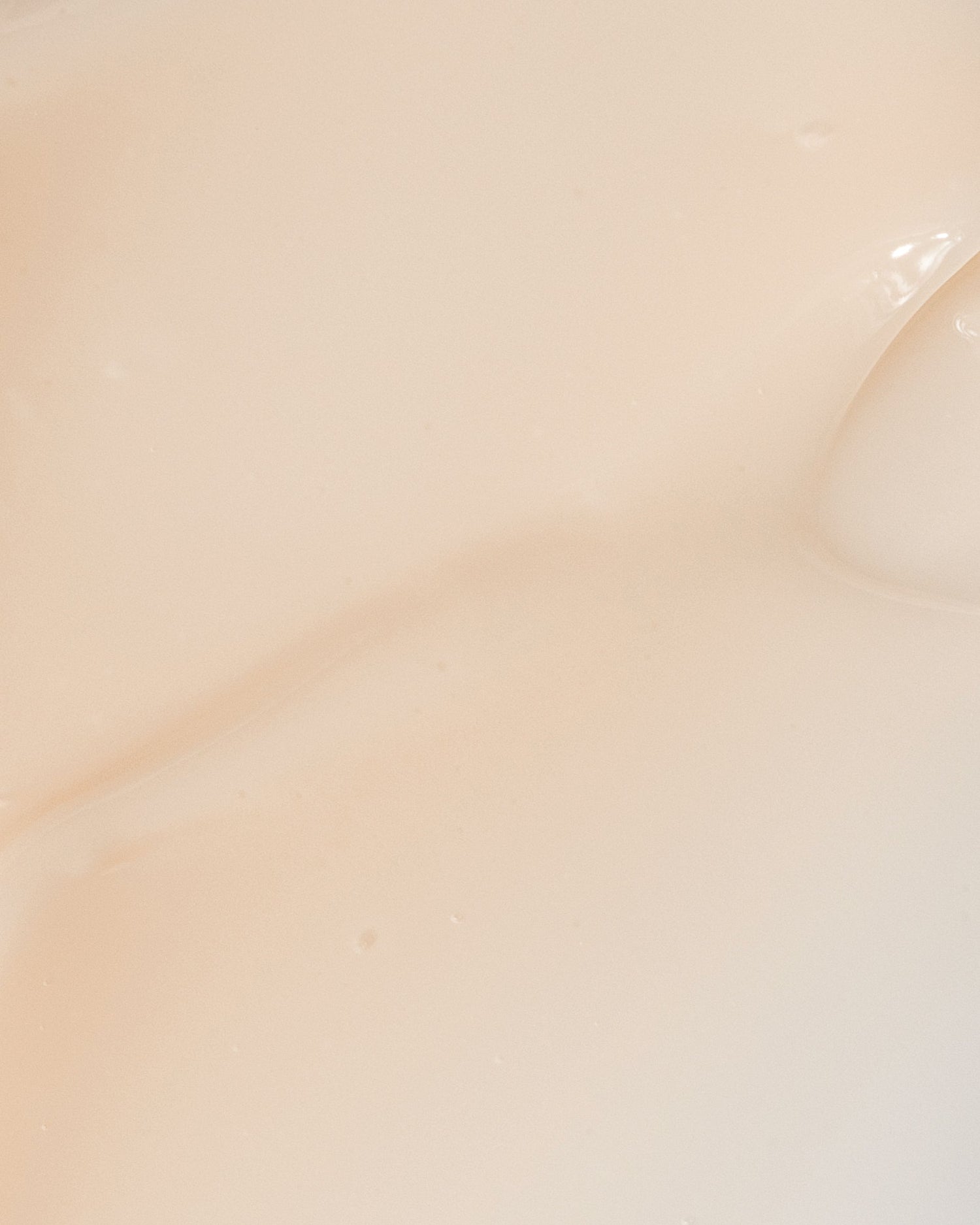 Close-up of Vivier DERMA-V™ cream texture, showing its lightweight, hydrating formula designed to repair and protect the skin barrier.