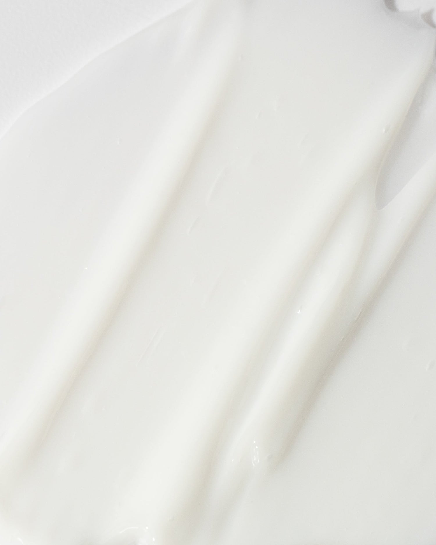 Creamy texture of Exfoliant Forte with Alpha Hydroxy Acids for smoother skin