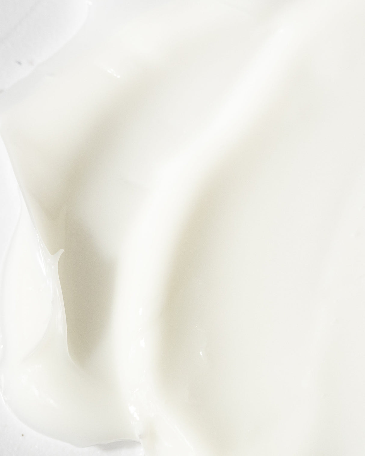 Vivier LEXXEL hypoallergenic moisturizer texture suitable for all skin types with Hexamidine and avocado oil, soothing dry skin.