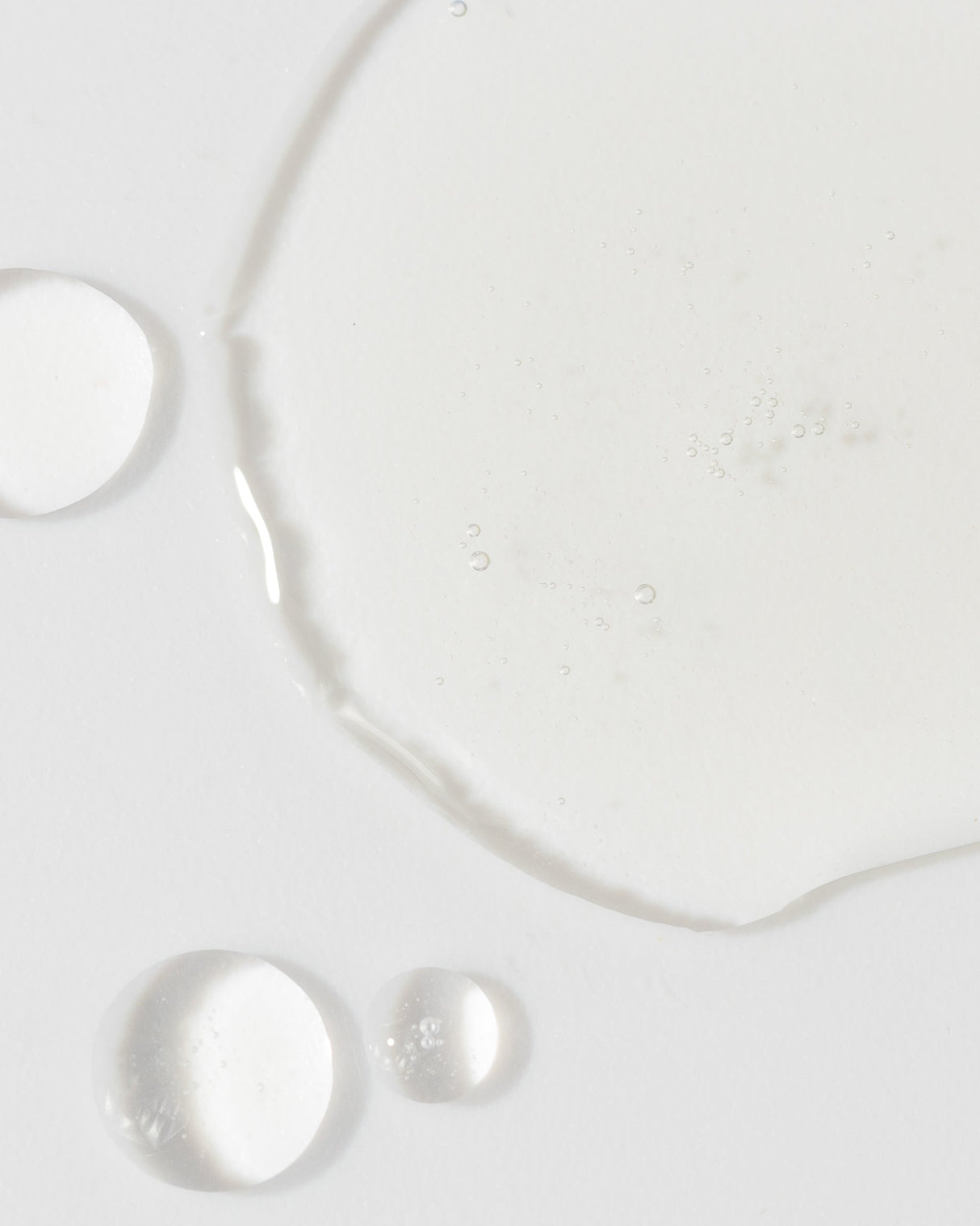 Vivier Serum 10 texture showing lightweight, oil-free consistency with Vitamin C for anti-aging and radiant, uniform complexion.