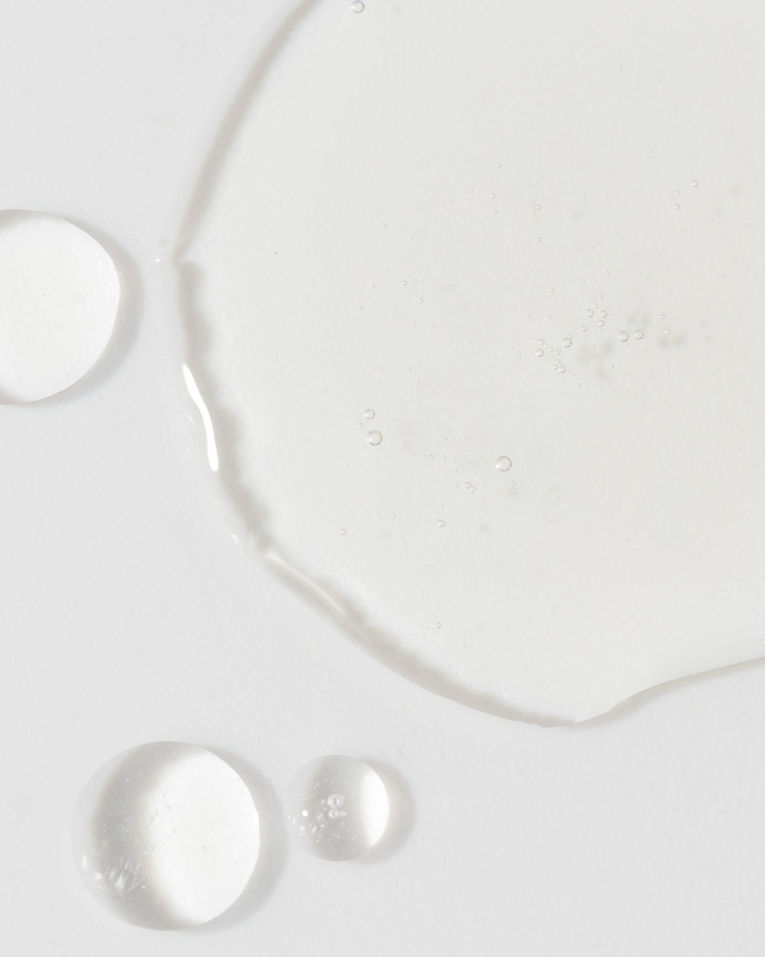 Vivier Serum 10 texture showing lightweight, oil-free consistency with Vitamin C for anti-aging and radiant, uniform complexion.