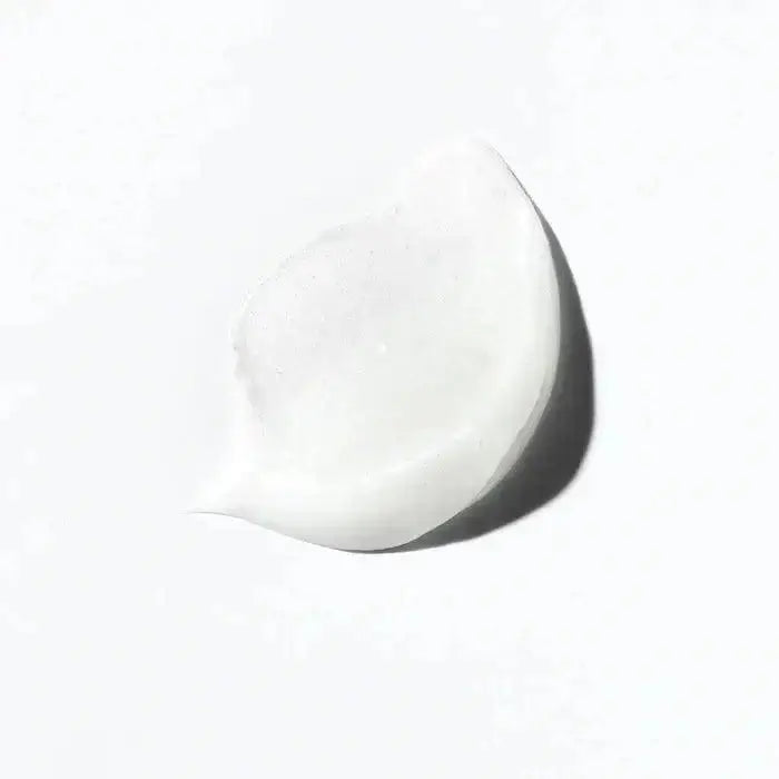 Texture of Curl Manifesto Masque Beurre, a nourishing hair mask for curly hair, tackling dryness and breakage, suitable for medium to thick textures.