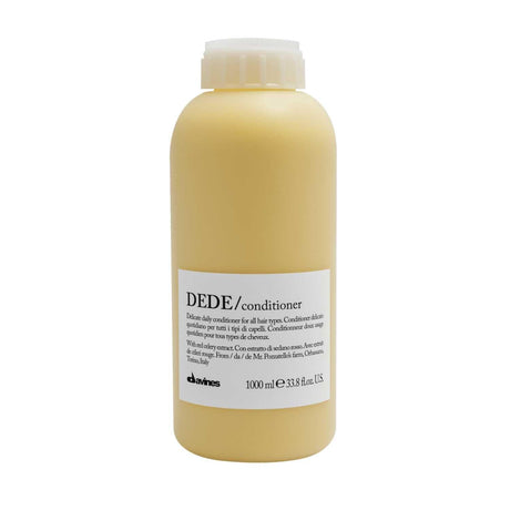 Davines Essential DEDE Conditioner Liter for fine hair, lightweight and moisturizing, 1000ml bottle, enhances softness and detangling.