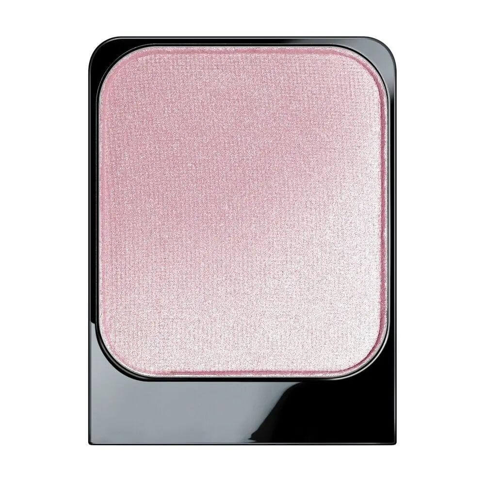 Malu Wilz Eyeshadow in pink shade, 1.4gr, featuring a vibrant color to enhance eye makeup, suitable for creating stunning looks.