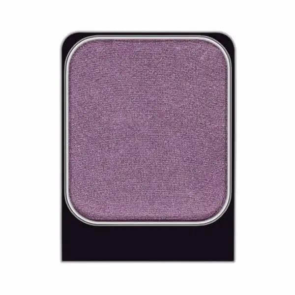 Malu Wilz Eyeshadow in purple shade, 1.4gr. Premium eyeshadow powder for vibrant color and depth in eye makeup.