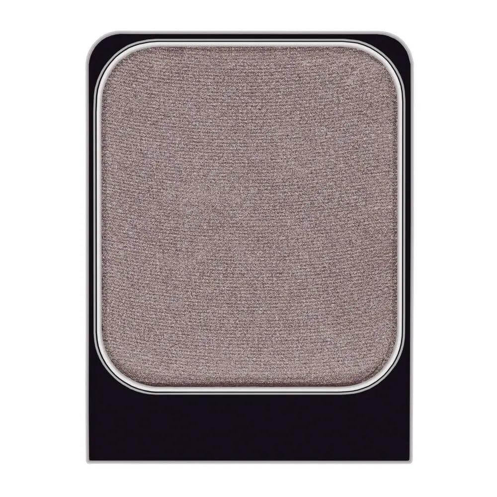 Malu Wilz premium eyeshadow palette featuring a taupe color powder, ideal for enhancing eye makeup with vibrant color and depth.
