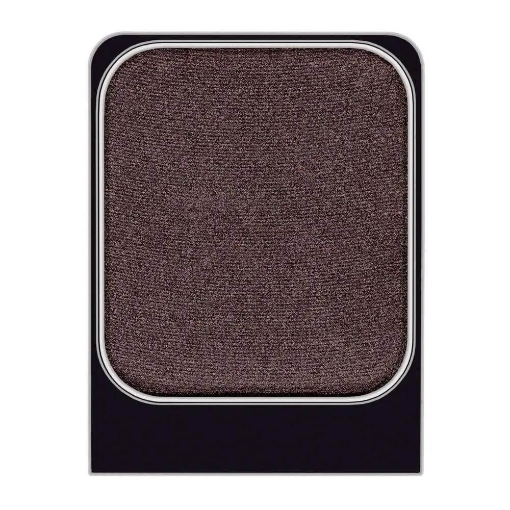 Malu Wilz Eyeshadow 1.4g in elegant brown shade, premium powder enhances eye makeup with vibrant color and depth.
