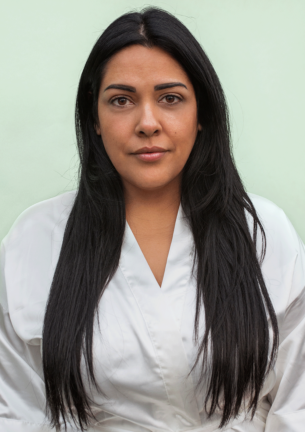 Comparison of hair before and after using GLOSS.ME Hydration Glitz Kit, showing increased shine and smoothness.