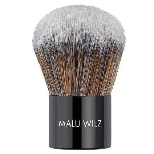 Premium Malu Wilz Kabuki Brush with dense, soft bristles for flawless makeup application.