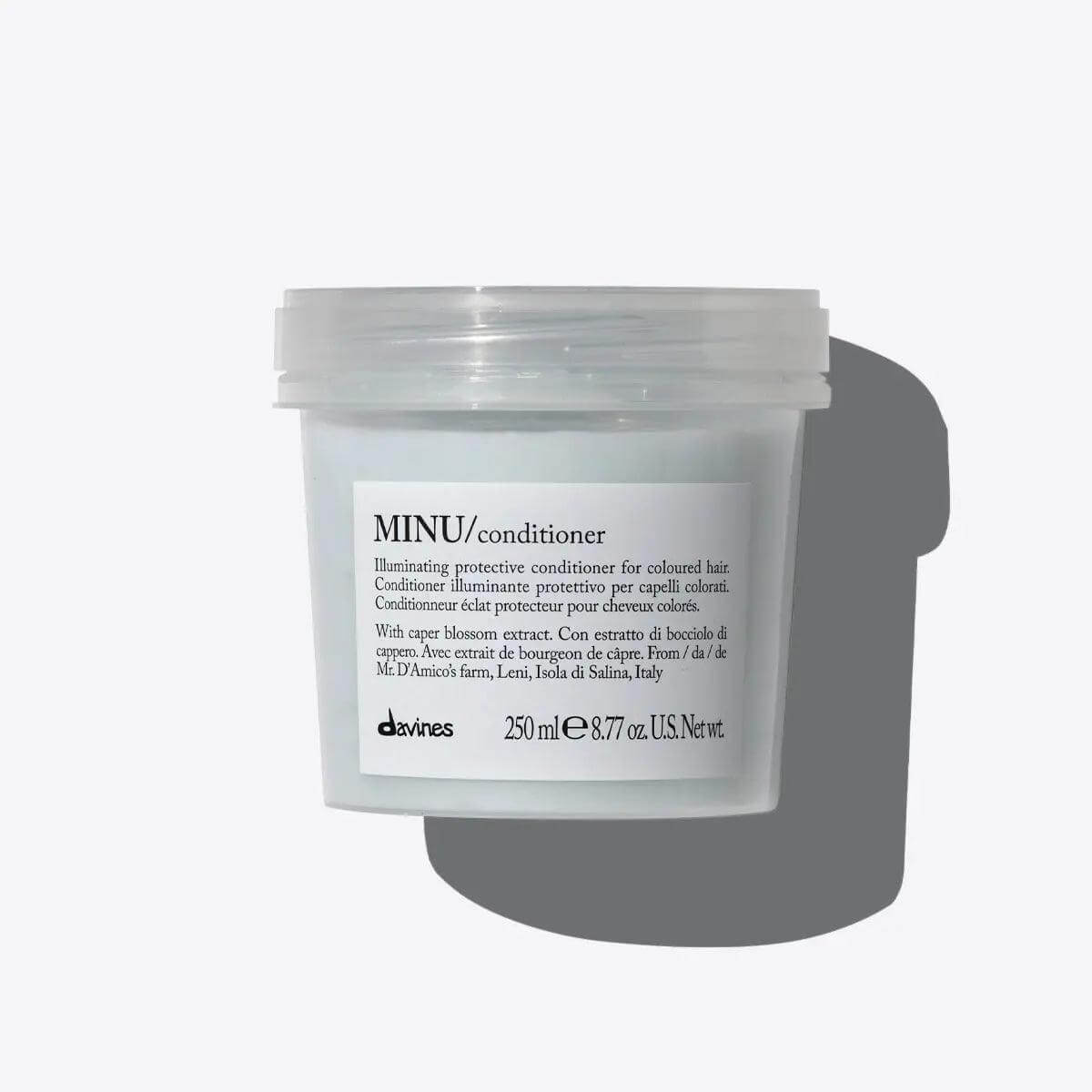 Minu Conditioner jar, nourishing product for colored hair, Eco Beauty Awards winner, detangles and protects cosmetic color.