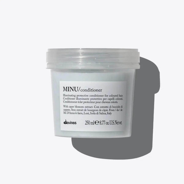 Minu Conditioner jar, nourishing product for colored hair, Eco Beauty Awards winner, detangles and protects cosmetic color.
