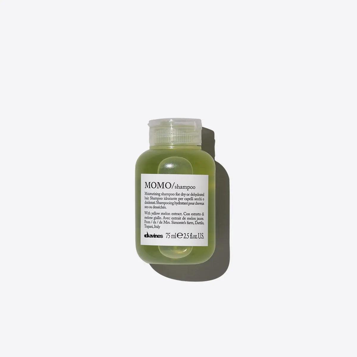 Momo Shampoo bottle, a moisturizing gel shampoo for dry hair, 75ml. Ideal for intense hydration and gentle cleansing.