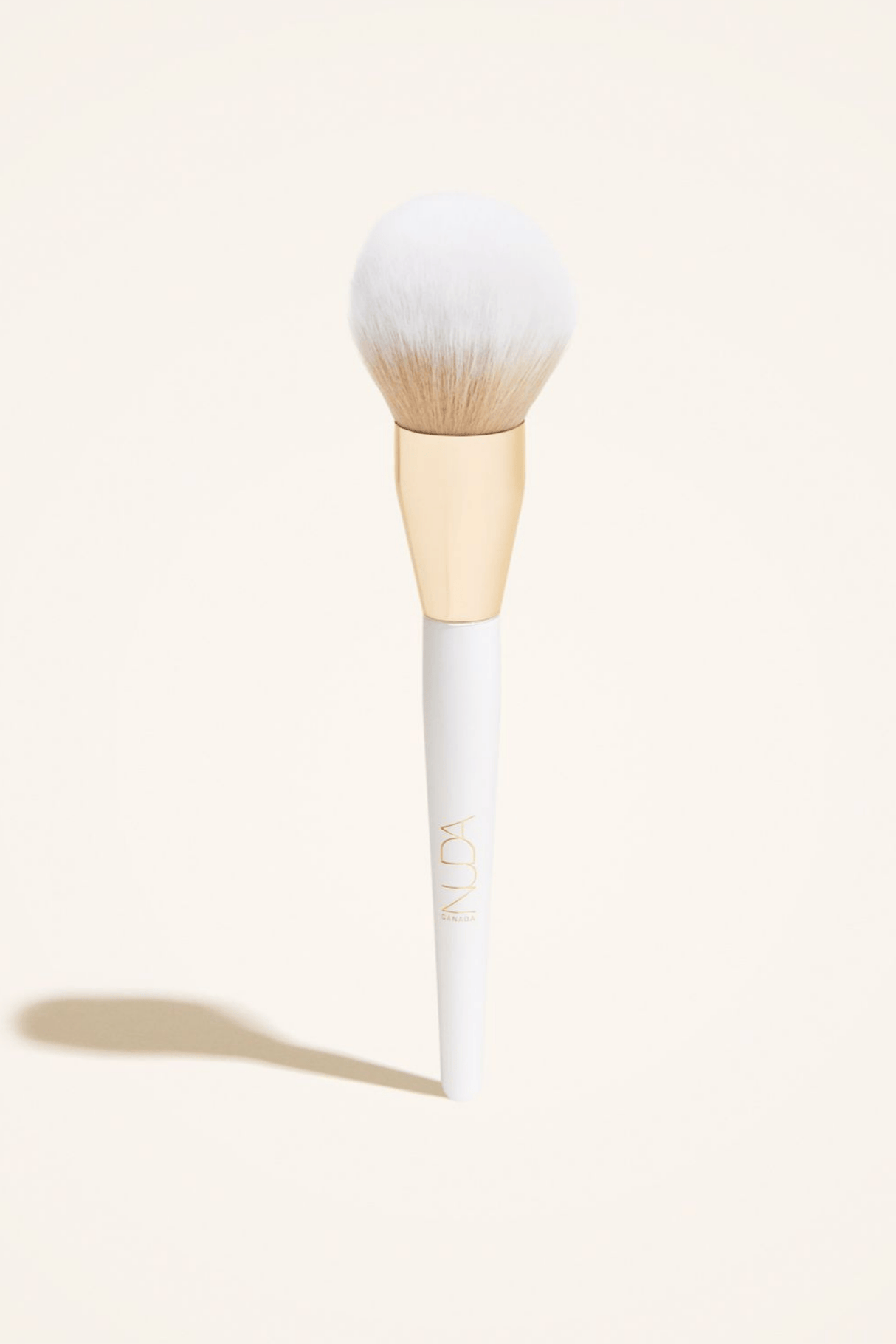 Bronzing Powder Brush with soft, dense bristles for flawless blending and seamless finish.