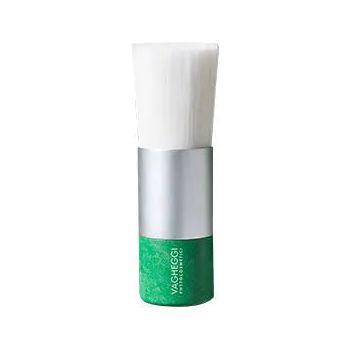 Pinceau Visage Bio+ brush with synthetic fibers, green recycled aluminum handle, designed for skin hydration and energy balance massage.
