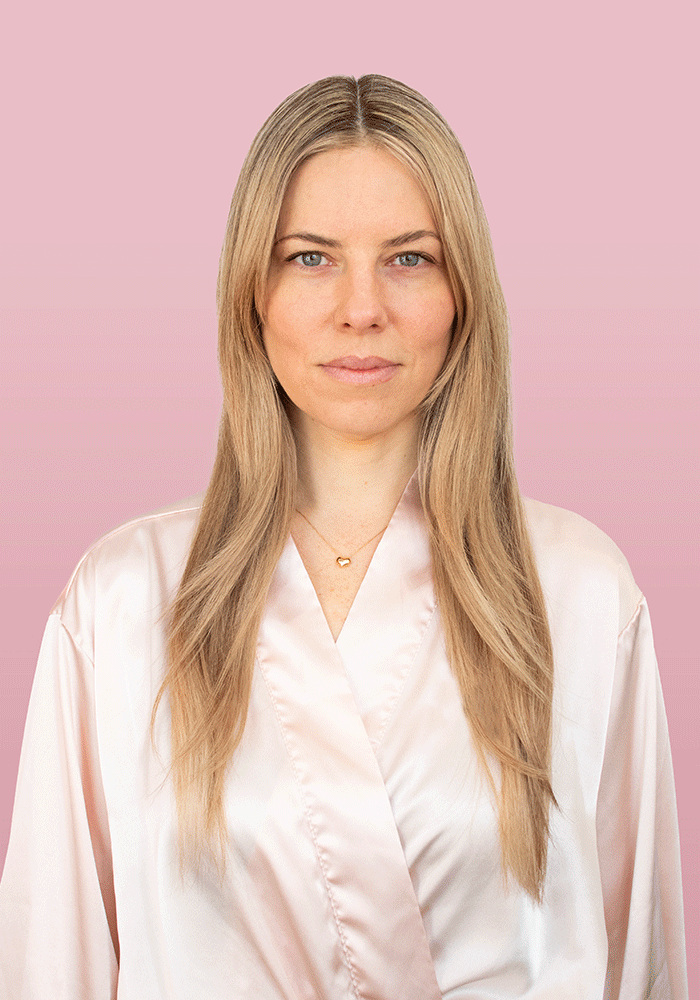 Woman before and after applying PUFF.ME Volume Glow & Go Kit, showing increased hair volume and texture.