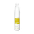 Lakme K.Therapy Repair Shampoo bottle for dry hair nourishment and moisture, with gentle cleansing and refreshing glacial water fragrance.