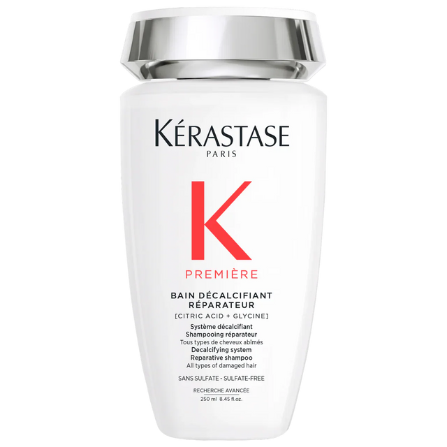 Bain Décalcifiant Réparateur Shampoo for damaged hair from Kérastase Paris, 250ml bottle, features decalcifying and repairing formulas.