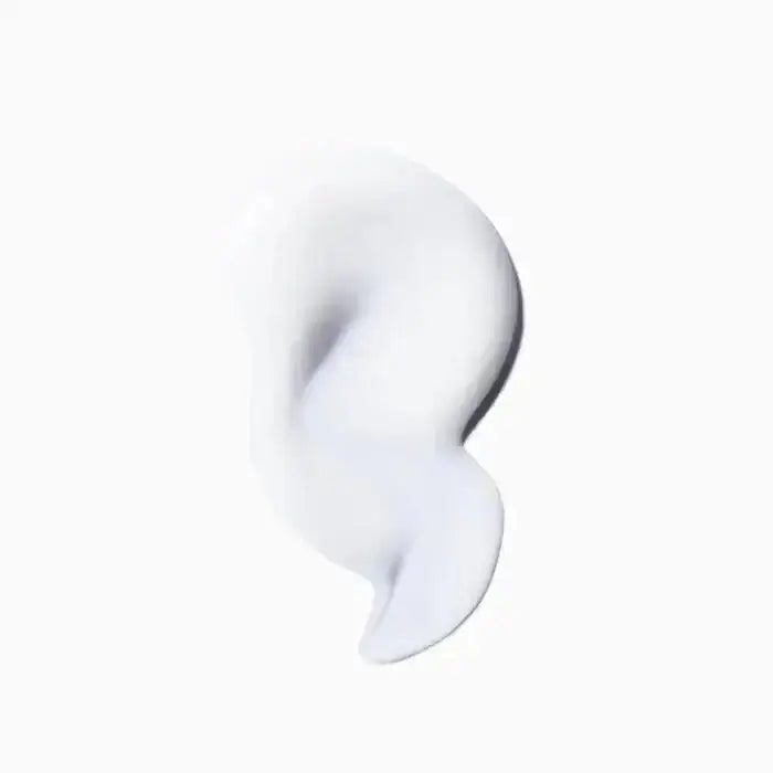 Kérastase Serum Cicanuit texture, showcasing the smooth, nourishing formula for repairing damaged hair overnight.