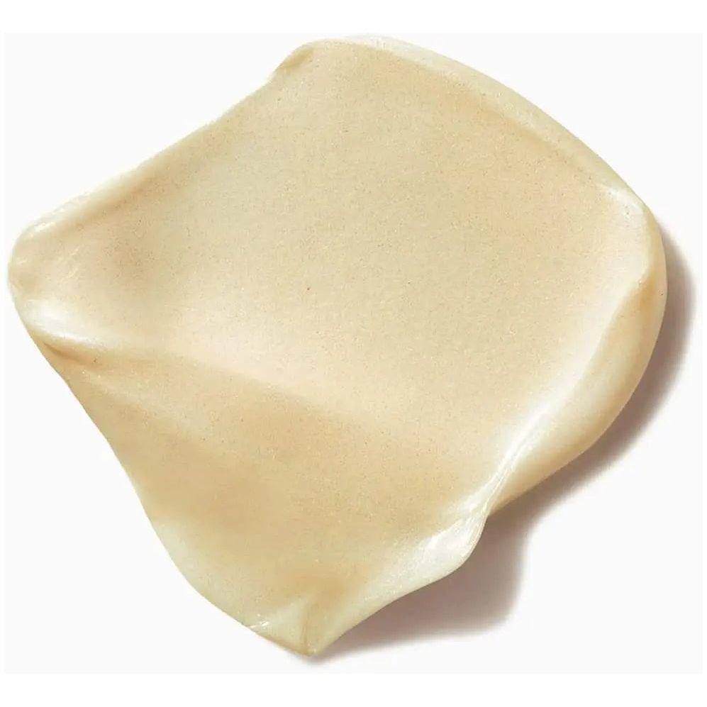 Creamy texture of Kérastase Specifique Masque Hydra-Apaisant hair mask for scalp hydration and soothing care.