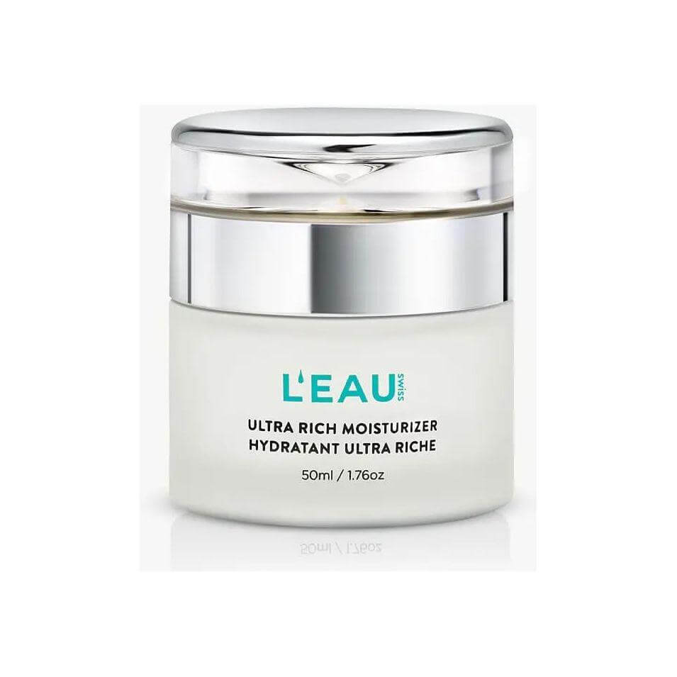 Ultra-rich Moisturizer jar for deep hydration and skin suppleness, infused with Retinyl Palmitate for enhanced cell regeneration.