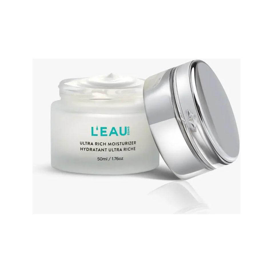Ultra-rich Moisturizer with Retinyl Palmitate for deep hydration and skin nourishment in a 50ml jar.