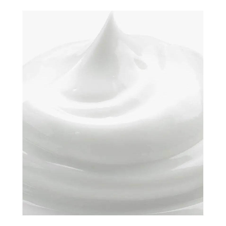 Ultra-rich moisturizer cream texture showcasing deep hydration and skin suppleness benefits.