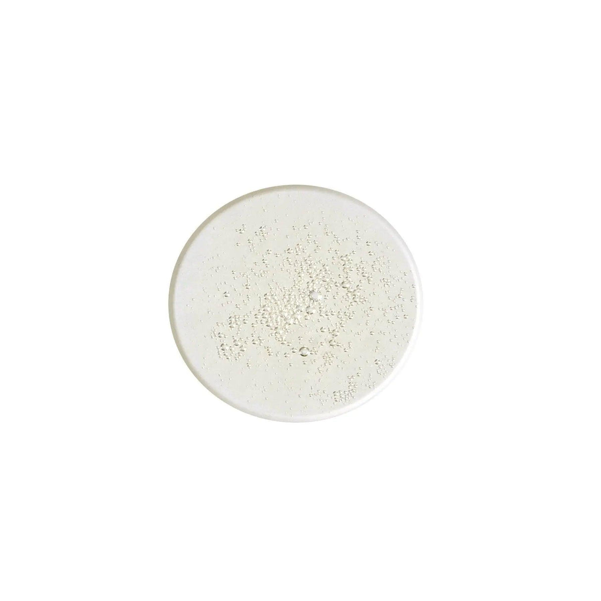 Vasco-Tonic Concentrate Serum texture close-up showcasing its smooth application and impurity-targeting properties.