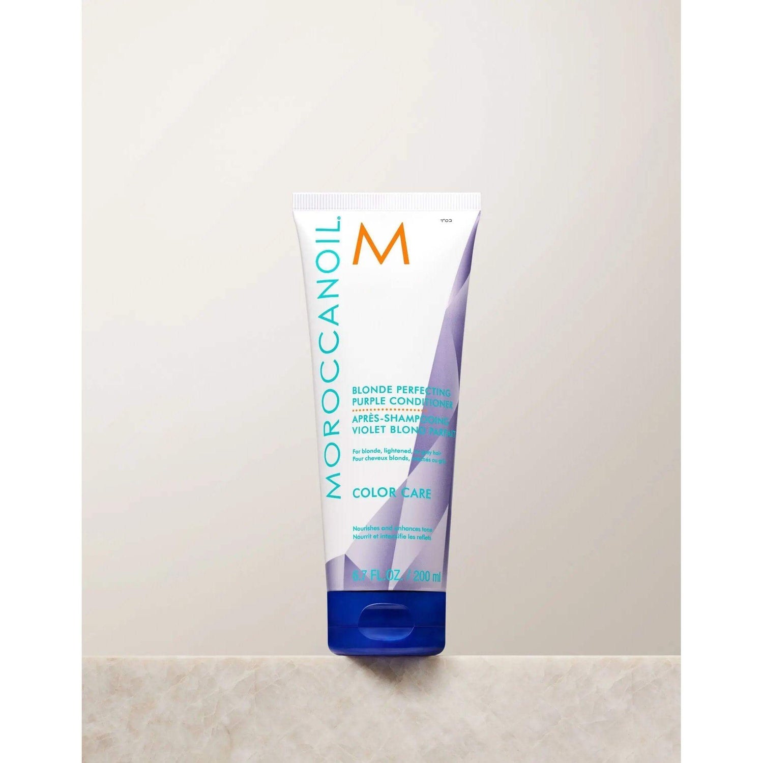 Moroccanoil Color Continue Shampoo with ColorLink technology for vibrant, enduring hair color in a sulfate-free formula.